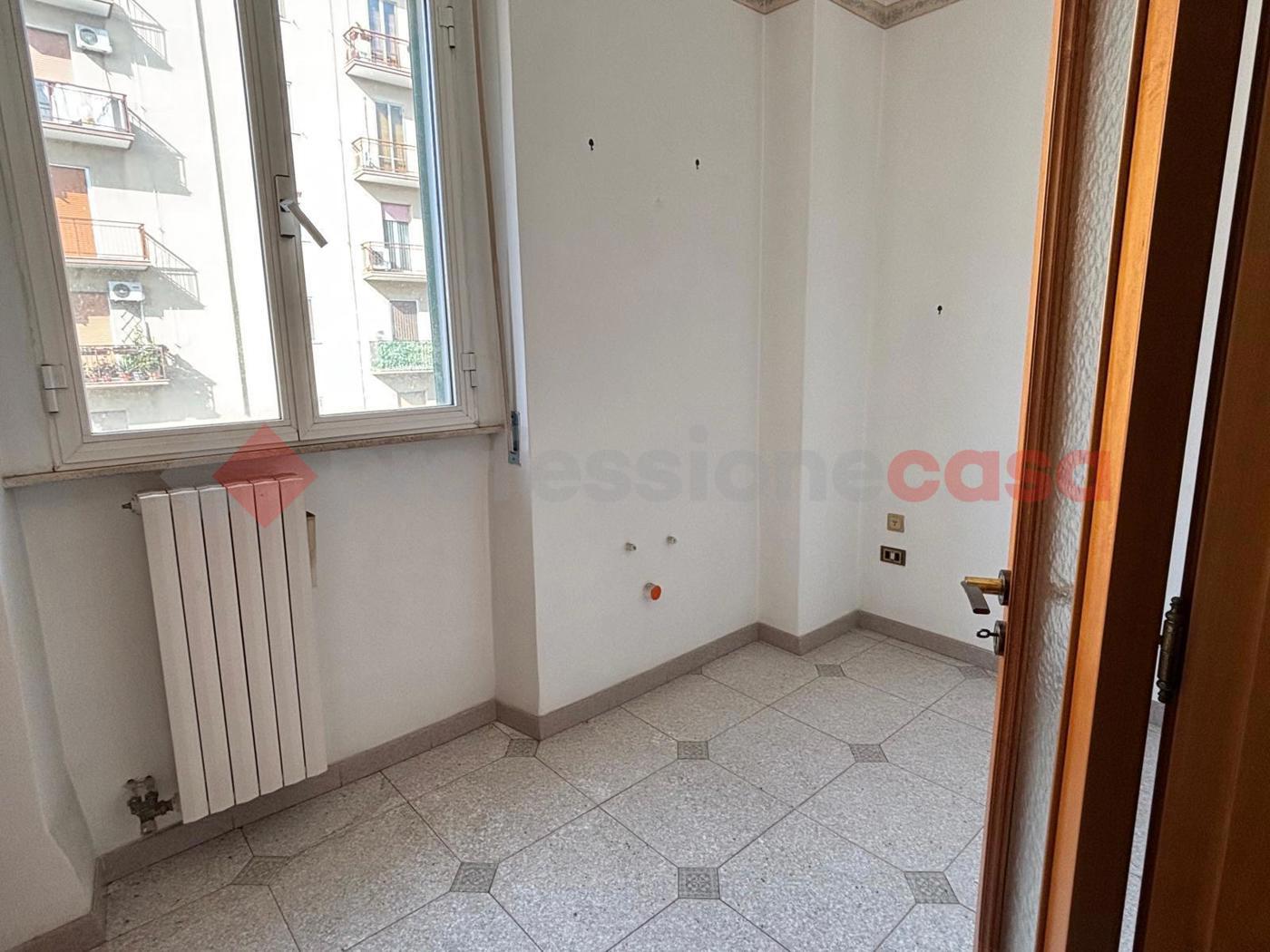 Trilocale da ristrutturare a Taranto