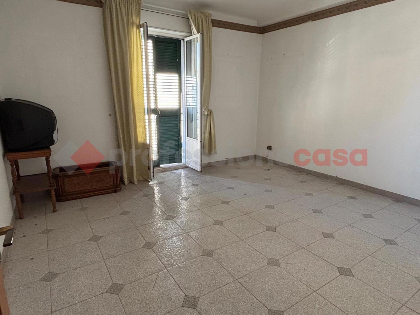 Trilocale da ristrutturare a Taranto