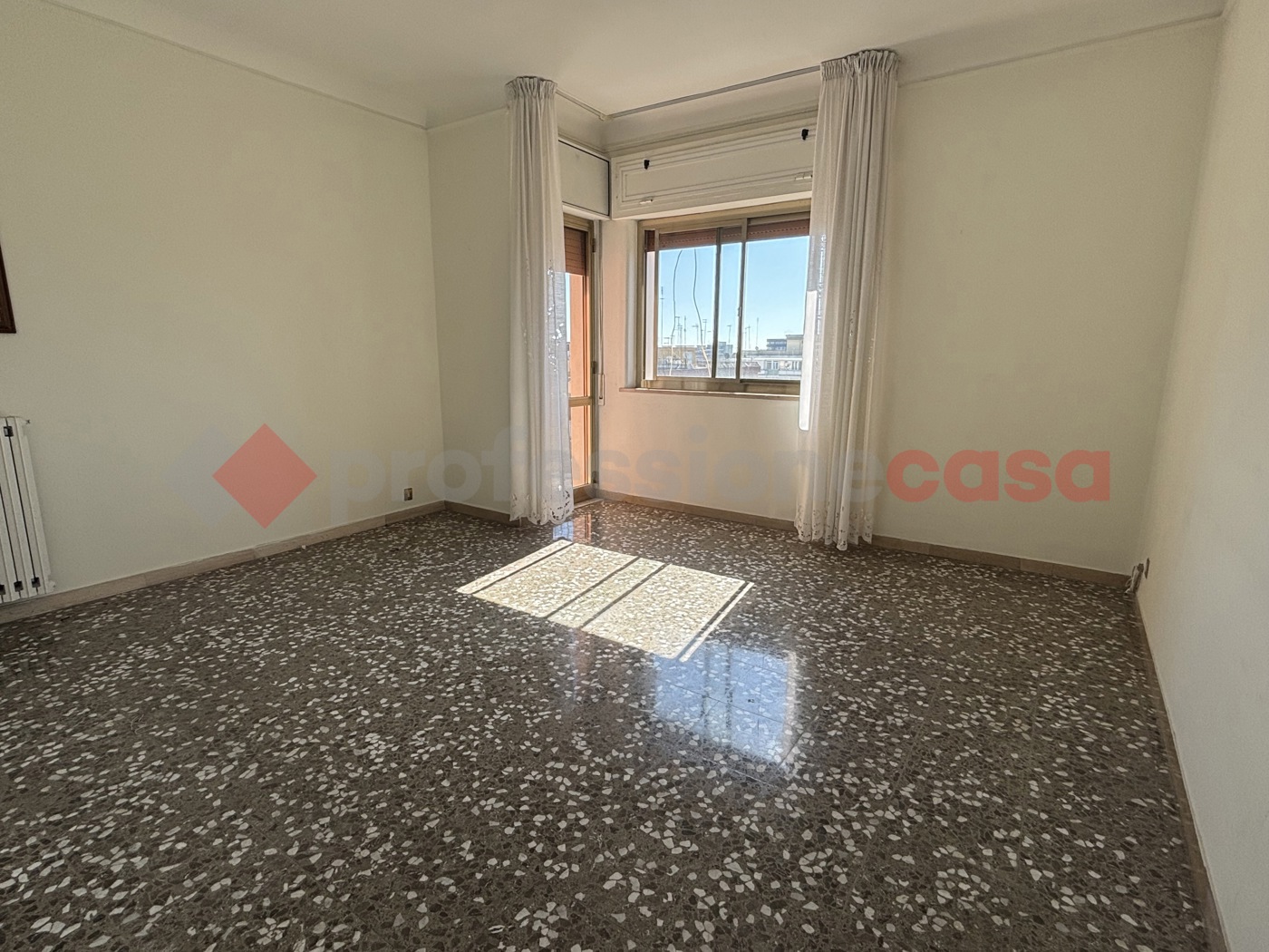 Quadrilocale in affitto a Taranto