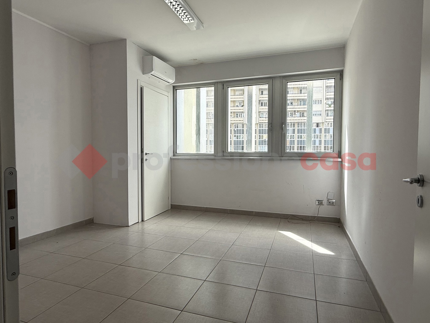 Ufficio nuovo a Taranto