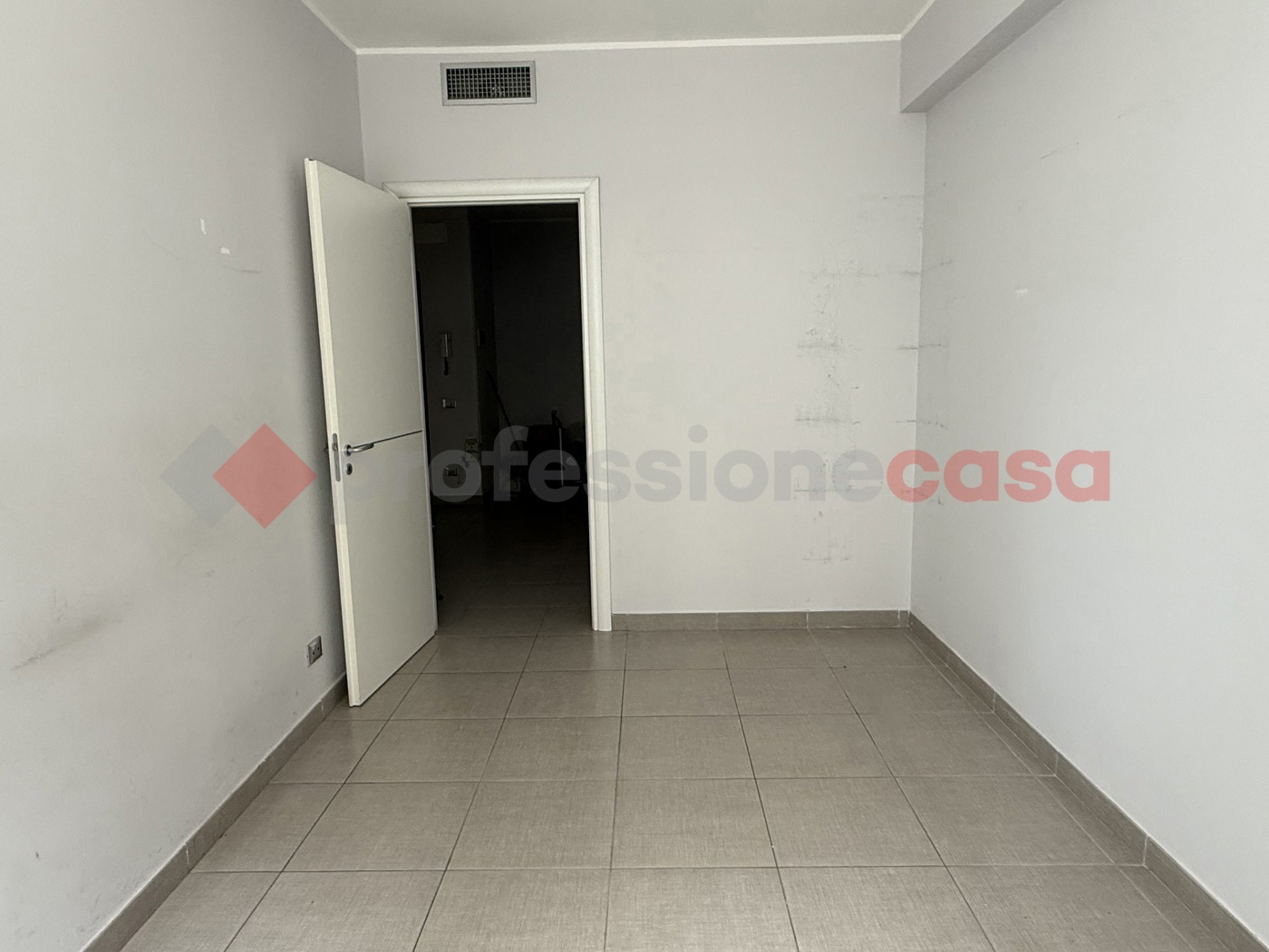 Ufficio nuovo a Taranto