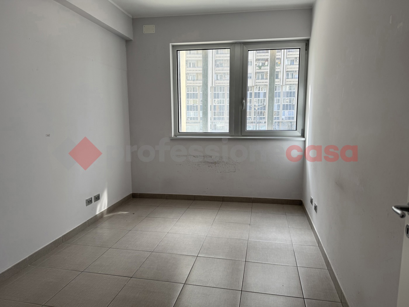 Ufficio nuovo a Taranto