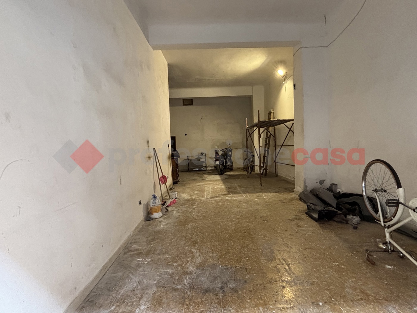 Box/Garage 70mq in vendita a Taranto