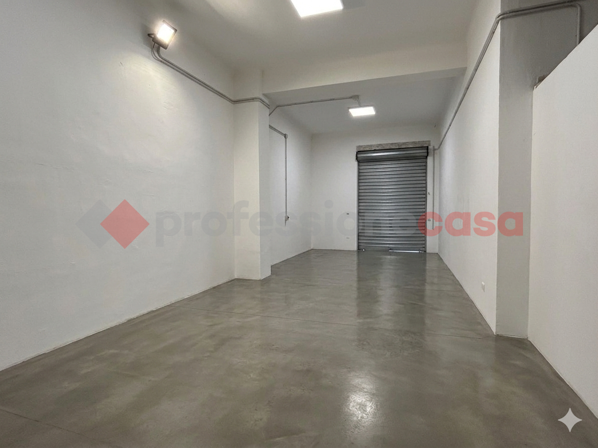 Box/Garage 70mq in vendita a Taranto