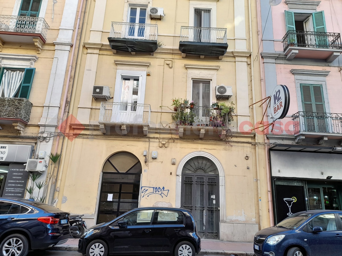 Negozio in affitto a Taranto