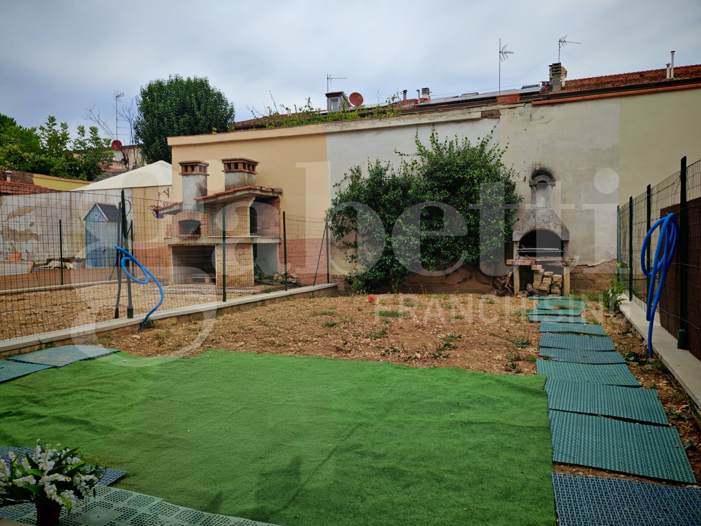 Casa indipendente con giardino a Sesto Fiorentino