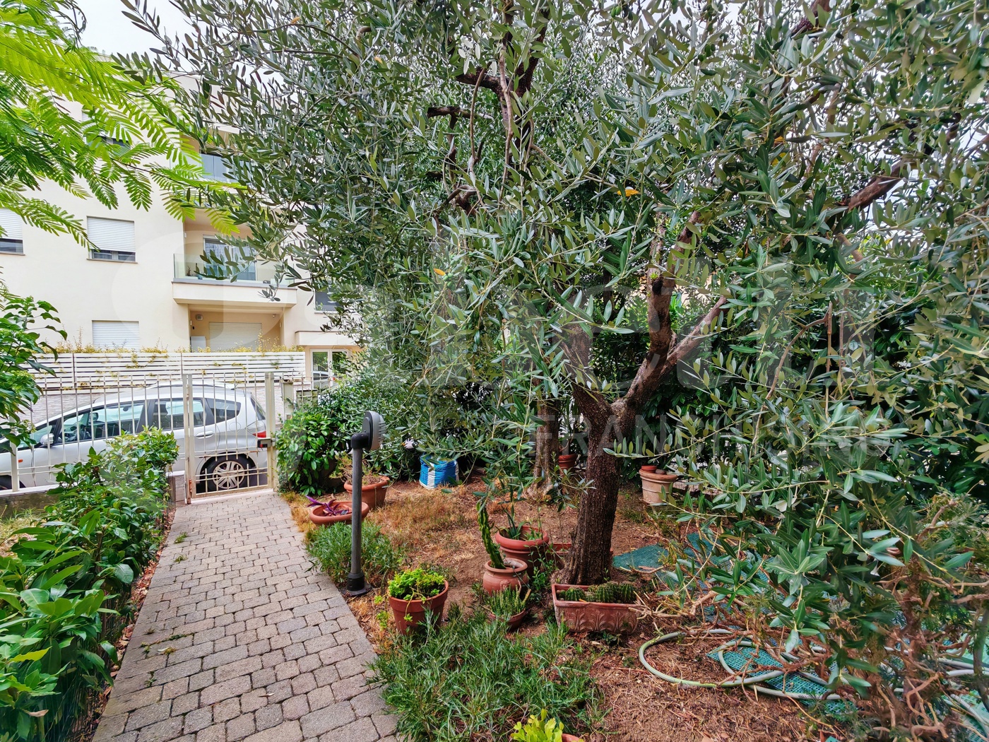 Casa indipendente con giardino a Sesto Fiorentino