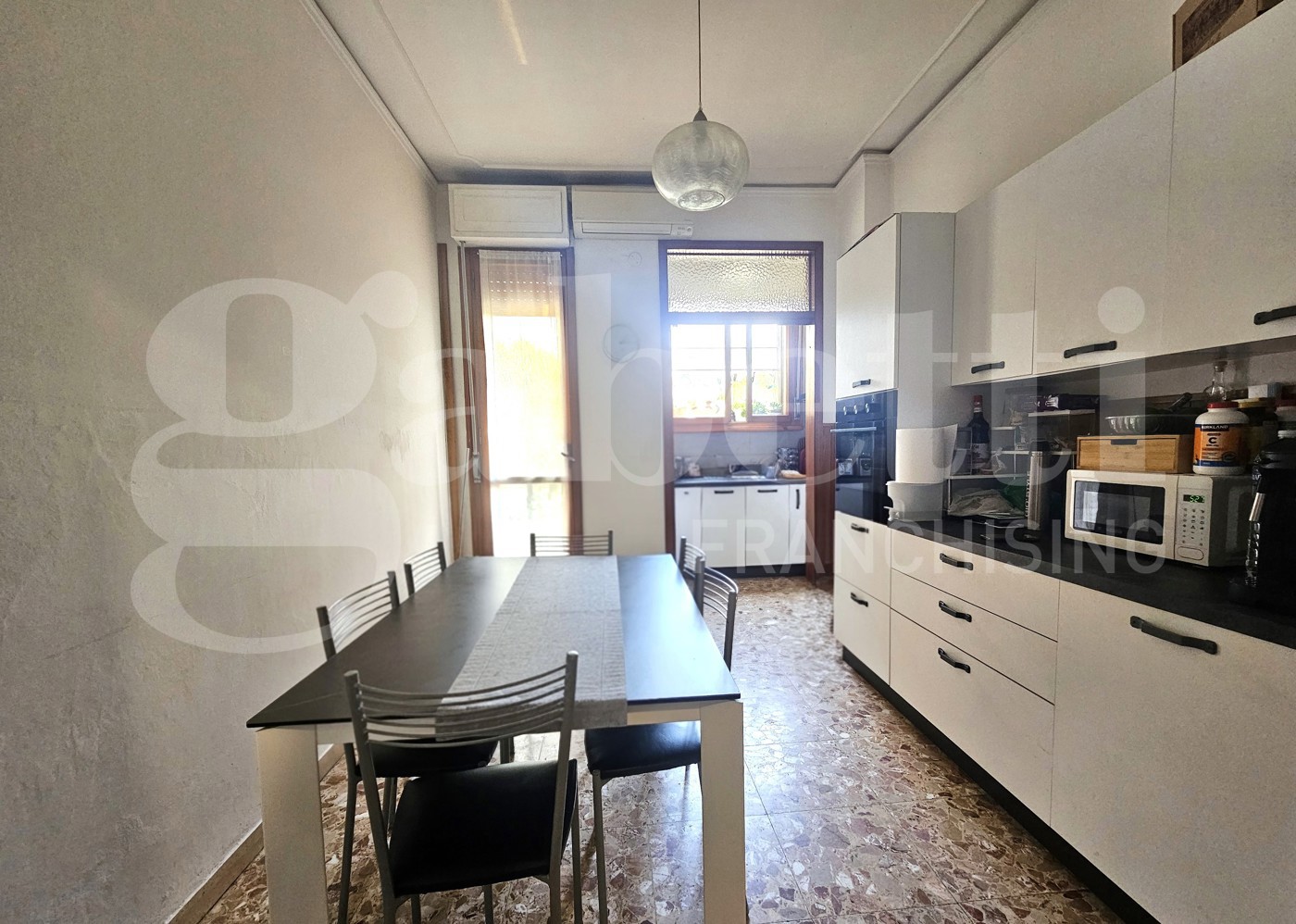 Quadrilocale in vendita a Campi Bisenzio