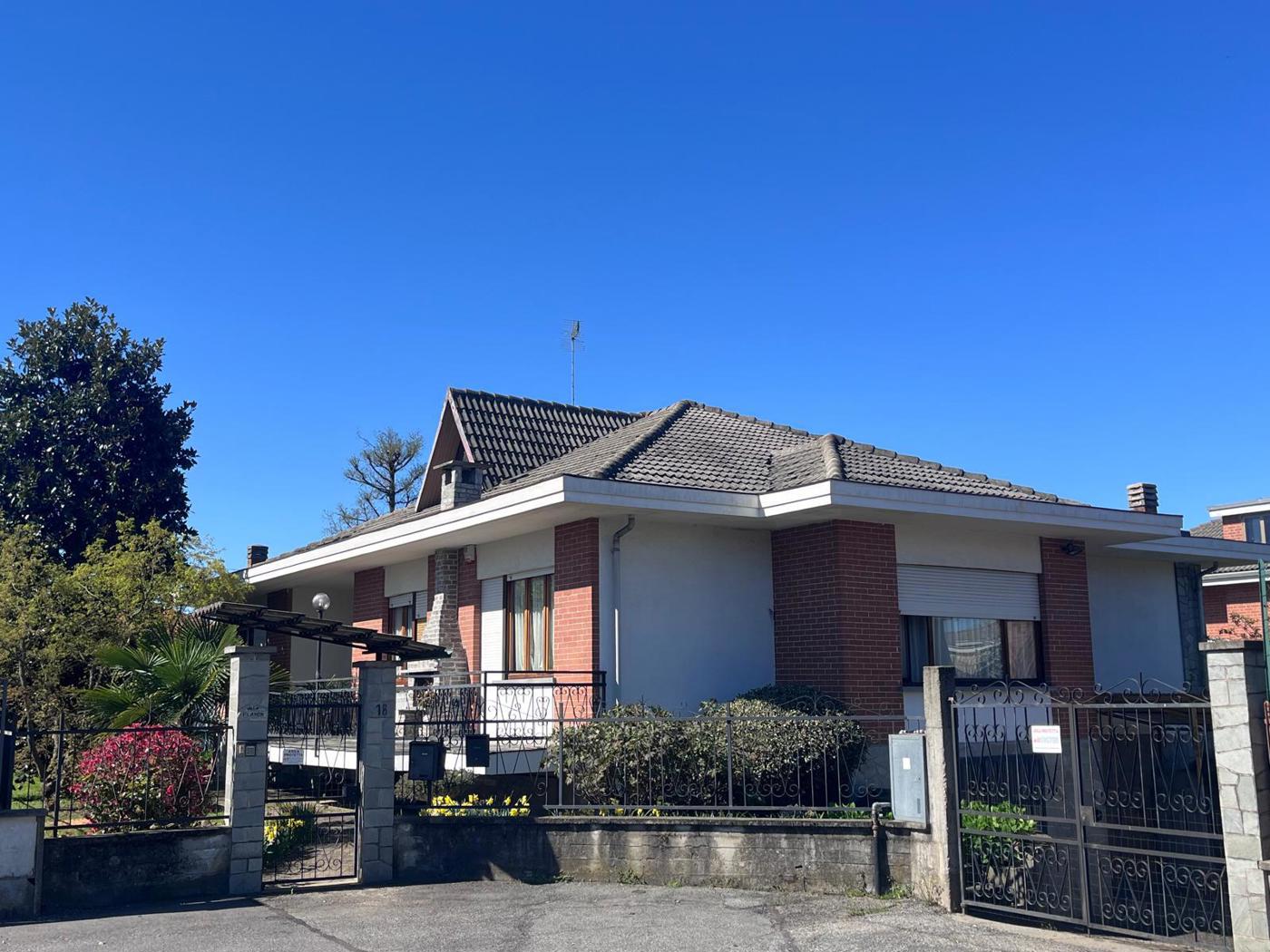 Villa Bifamiliare con giardino a Volvera