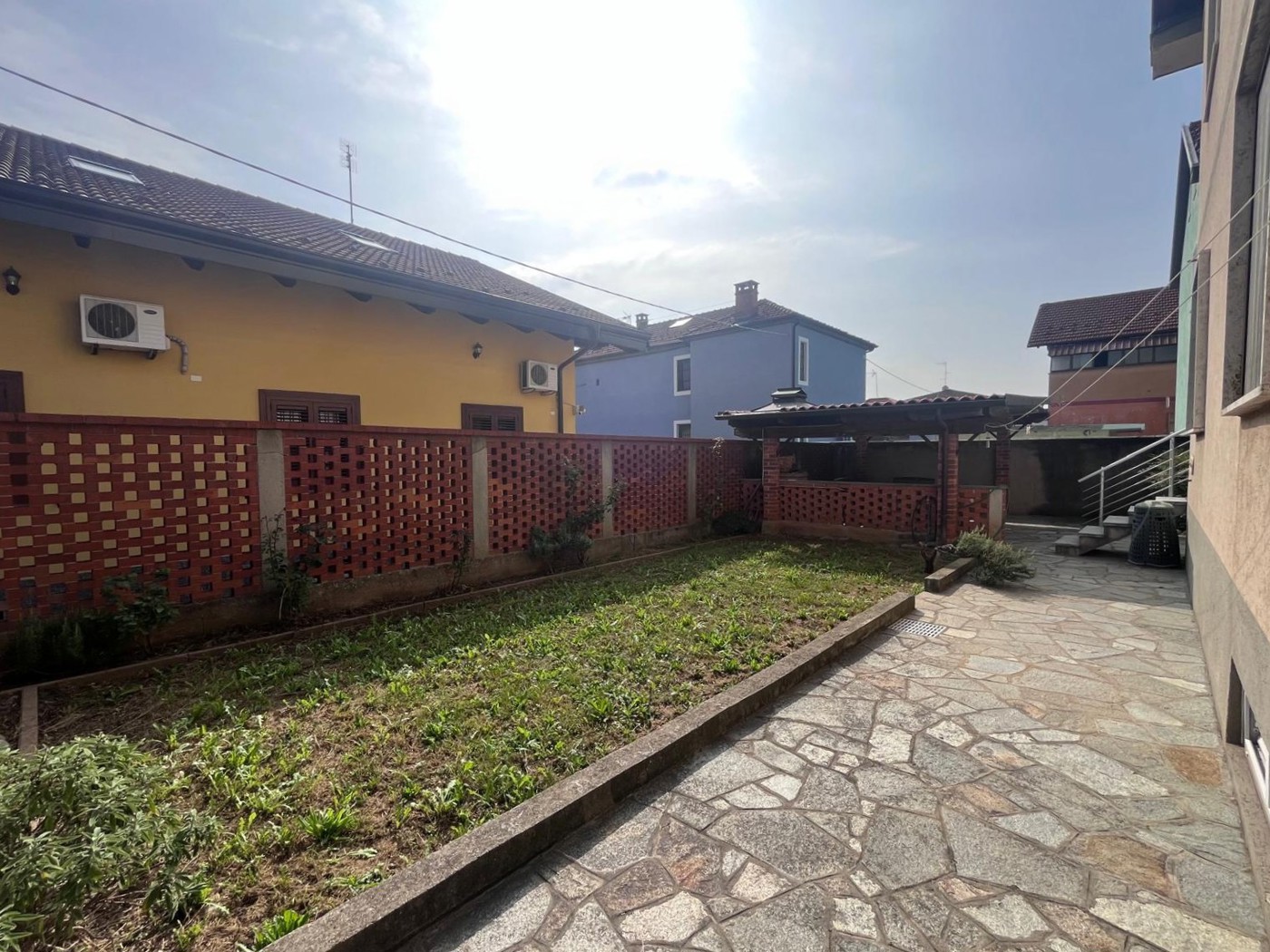 Villa Bifamiliare con box doppio a Beinasco