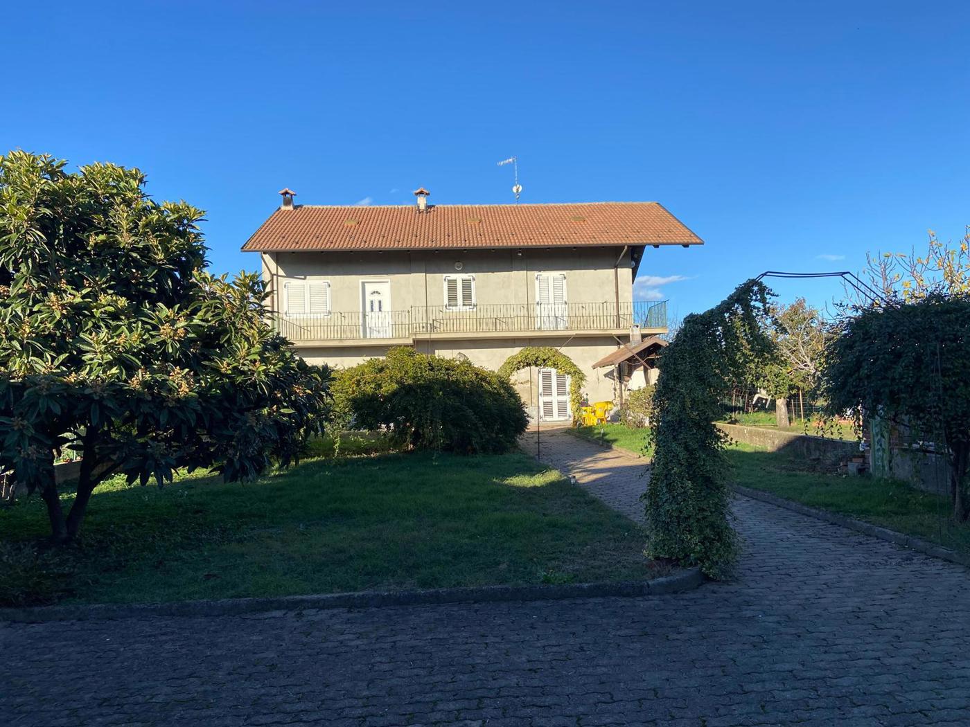 Rustico con giardino a Saluggia