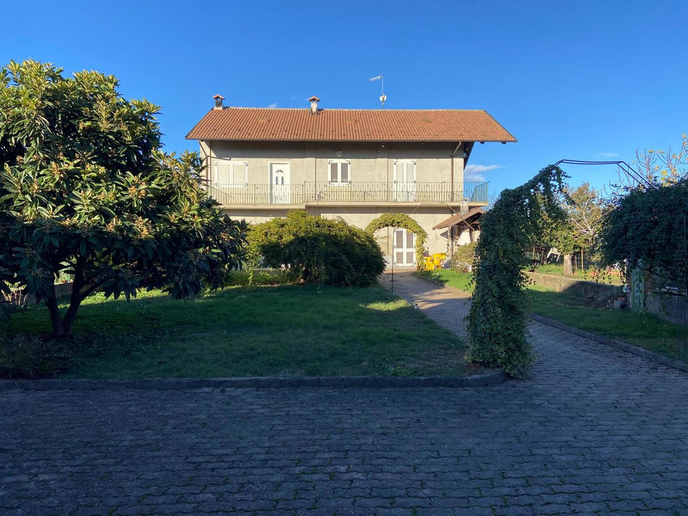 Rustico con giardino a Saluggia