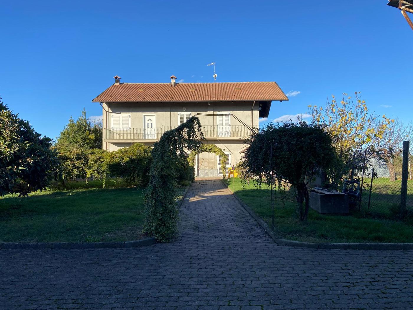 Rustico con giardino a Saluggia