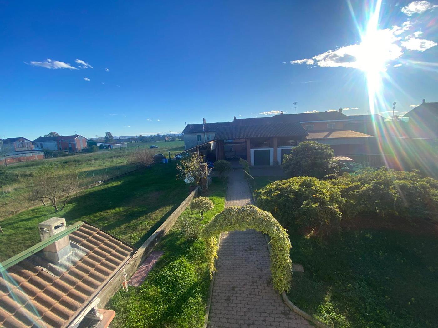 Rustico con giardino a Saluggia