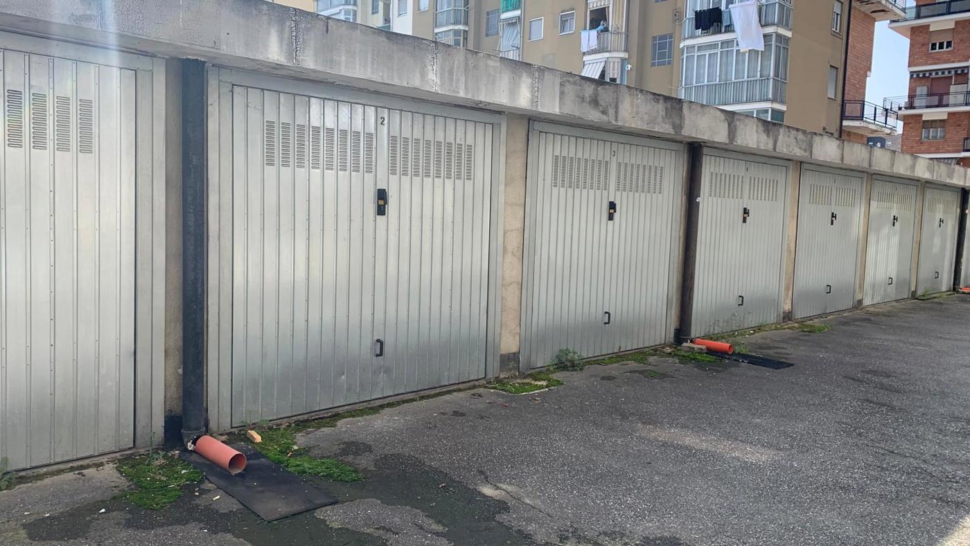 Box/Garage 15mq in affitto a Beinasco
