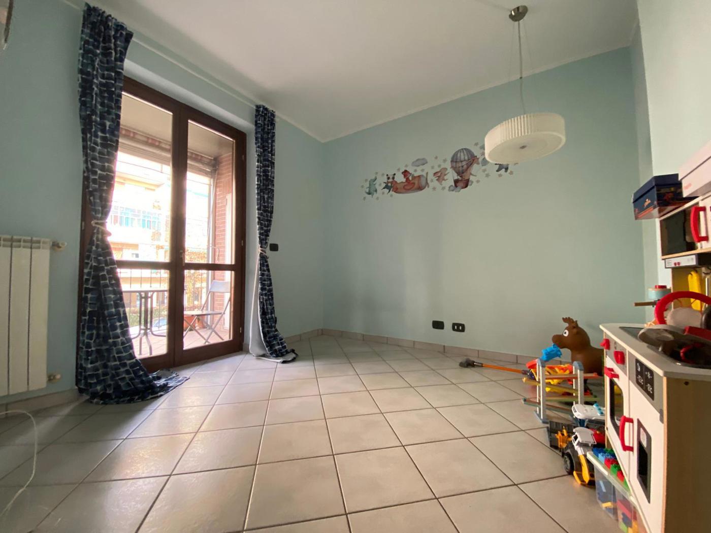 Trilocale arredato in affitto a Beinasco