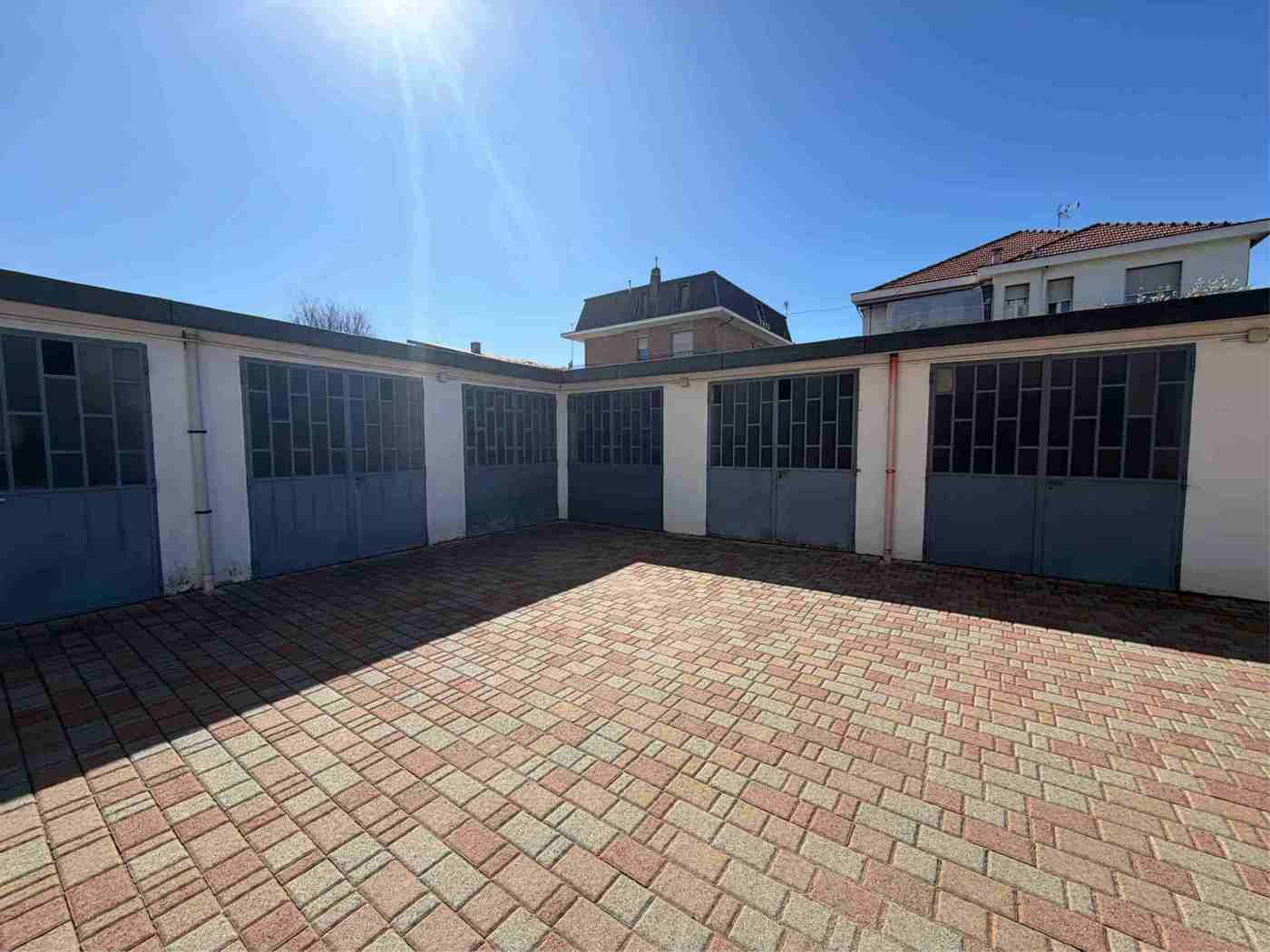 Box/Garage 40mq in vendita a Beinasco