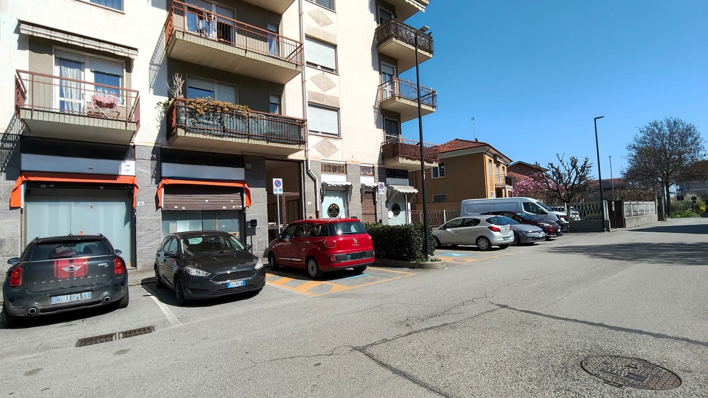 Negozio ristrutturato a Beinasco