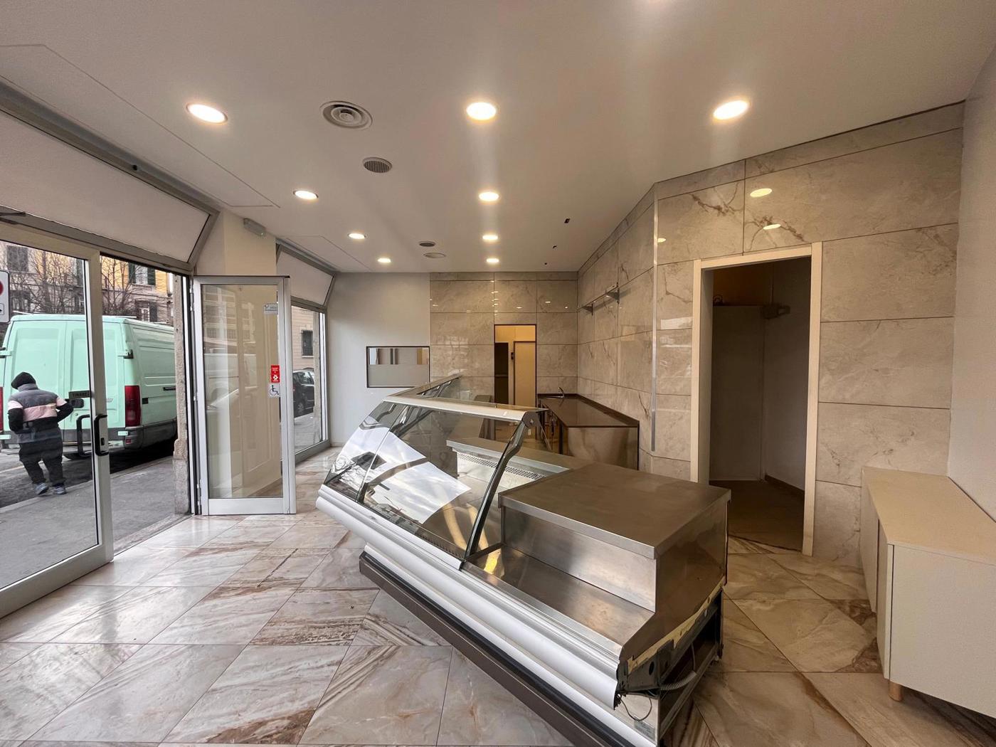 Negozio ristrutturato a Torino