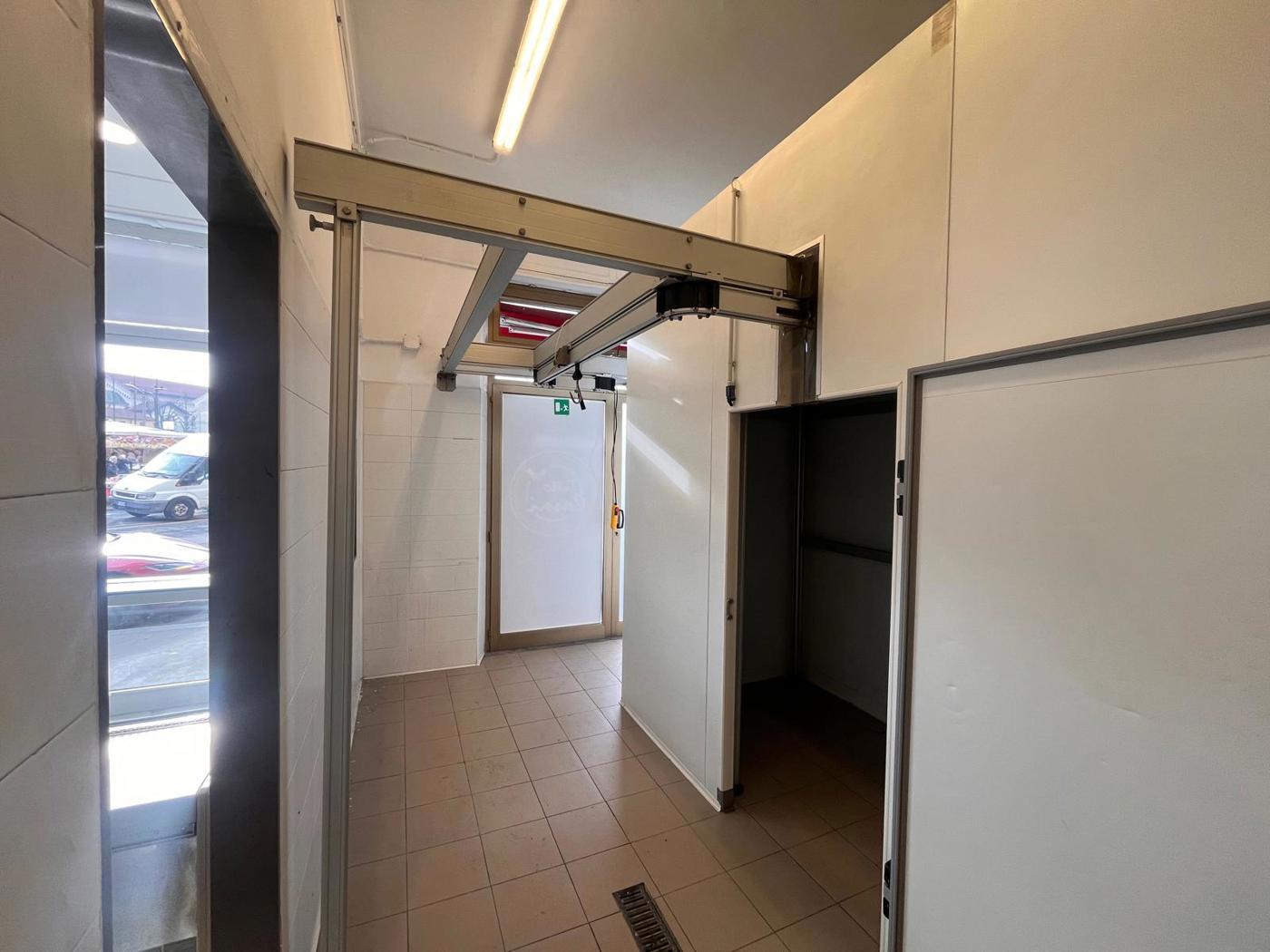 Negozio ristrutturato a Torino