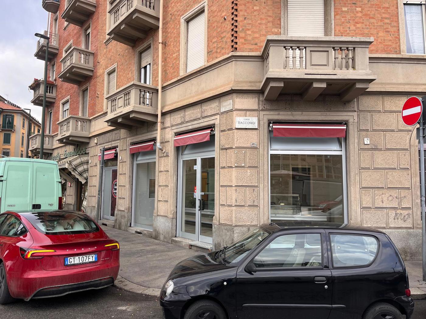 Negozio ristrutturato a Torino