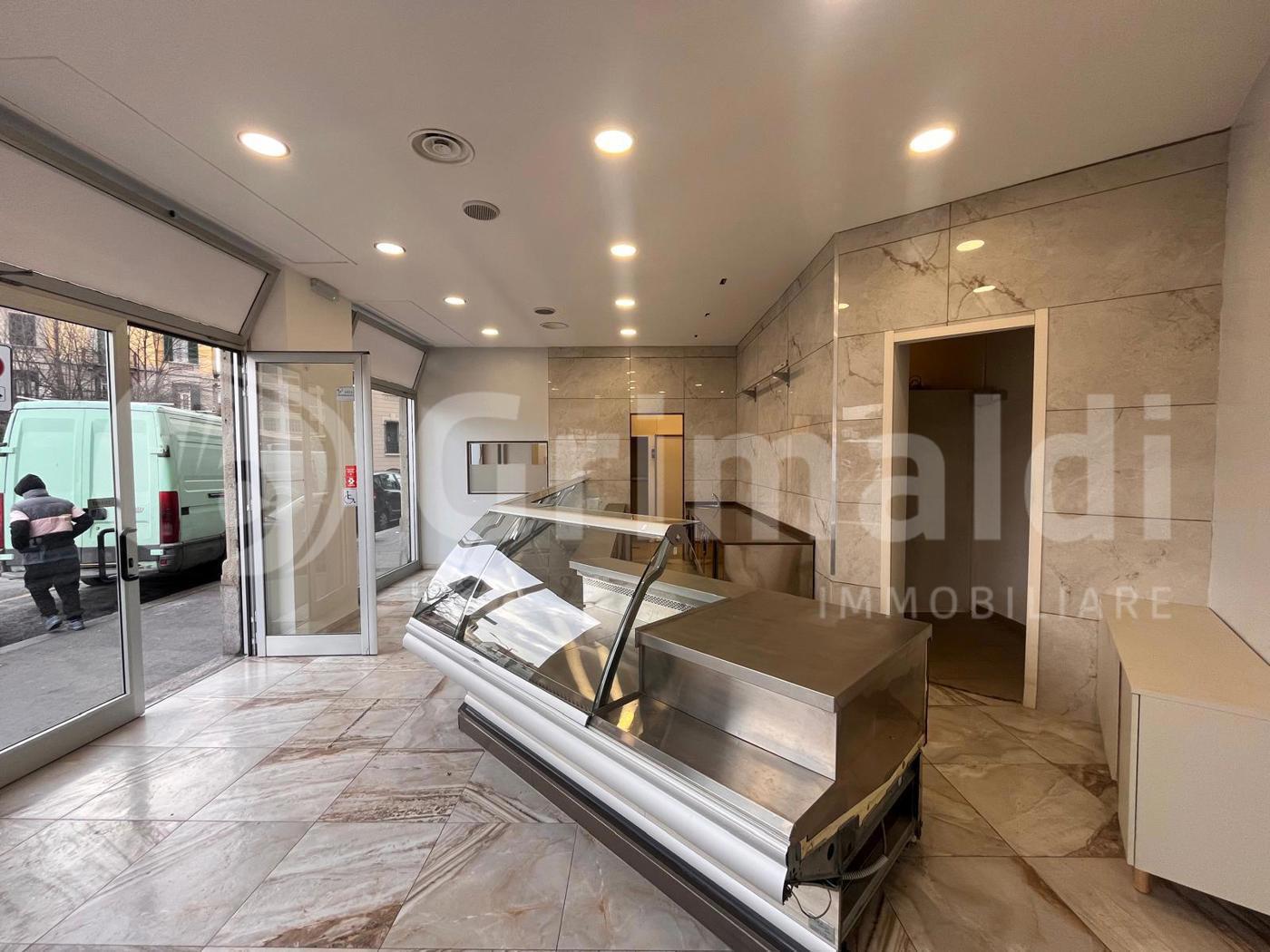 Negozio ristrutturato a Torino