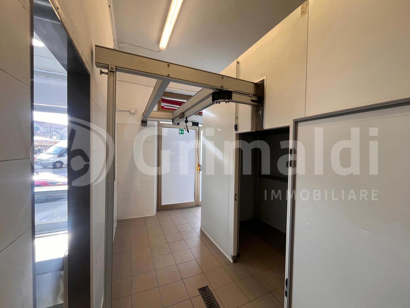 Negozio ristrutturato a Torino