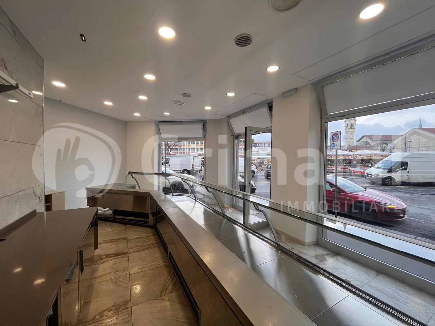 Negozio ristrutturato a Torino