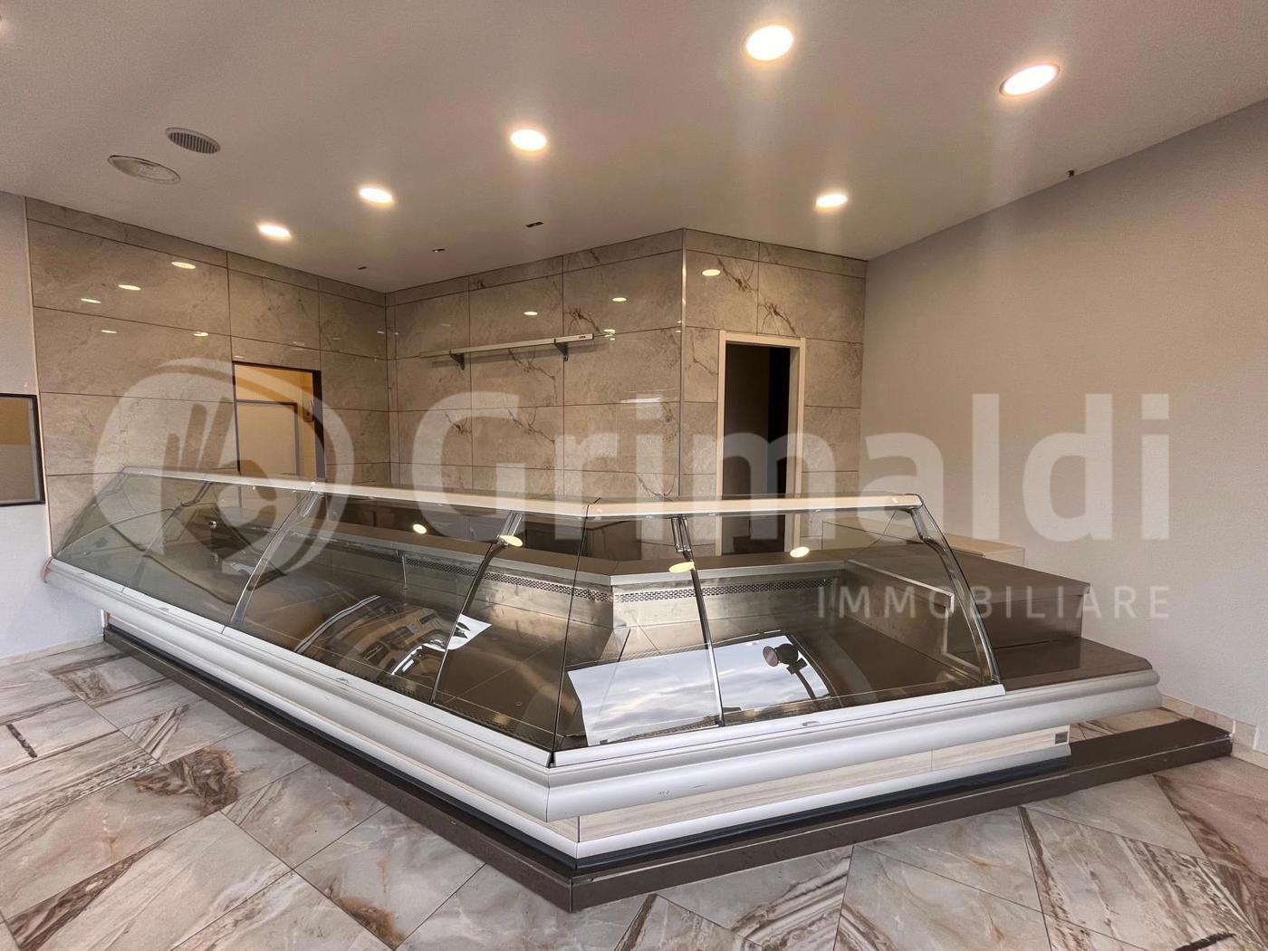 Negozio ristrutturato a Torino