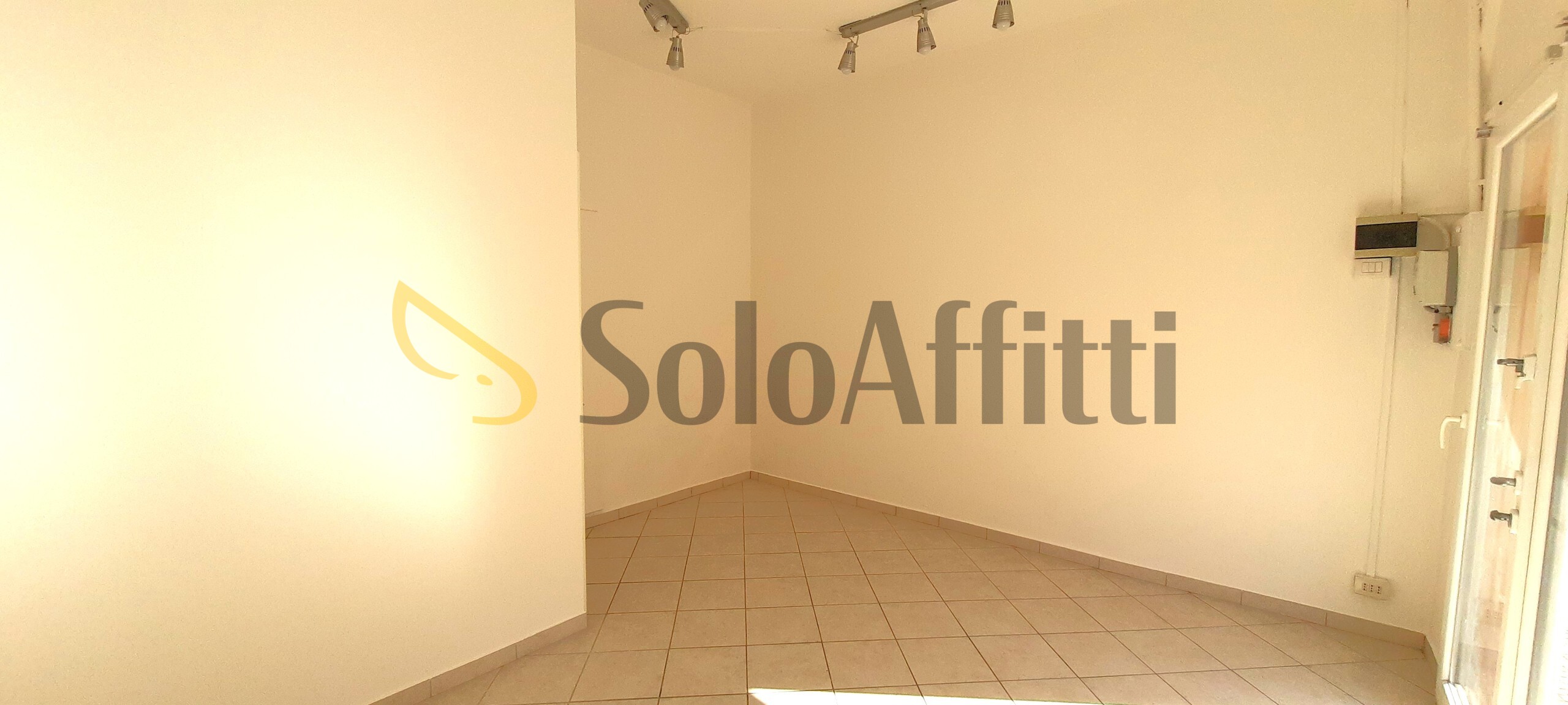 Locale commerciale in affitto in via j. berengario 35, Carpi