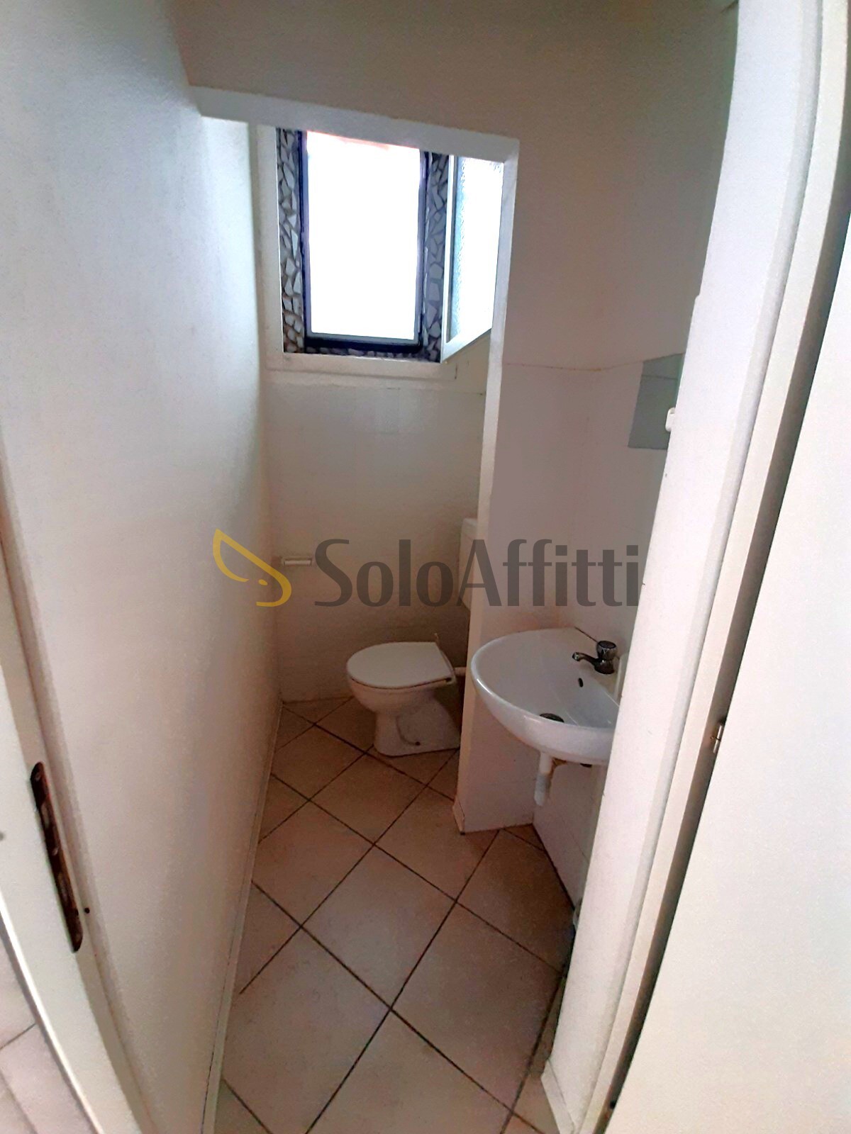 Locale commerciale in affitto in via j. berengario 35, Carpi