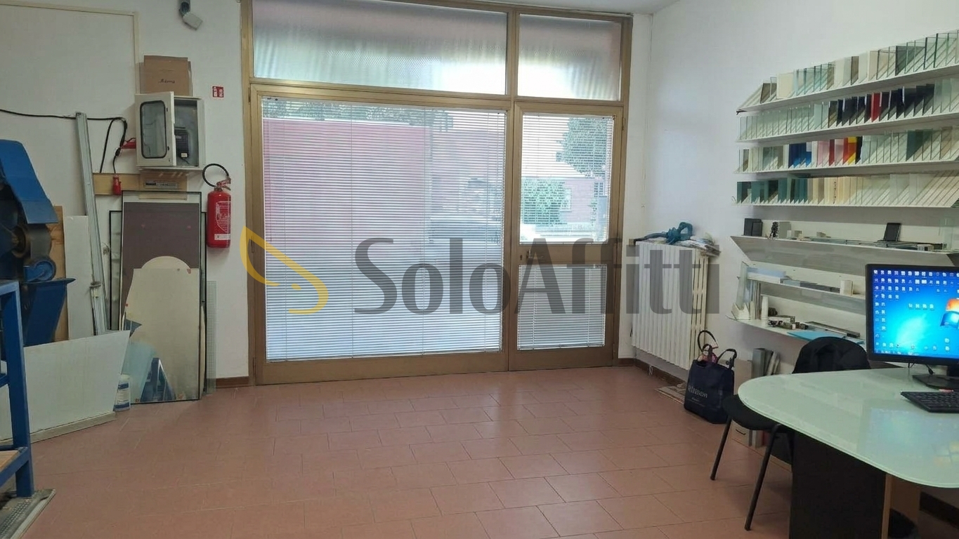 Laboratorio in affitto in via lago di como 21, Carpi