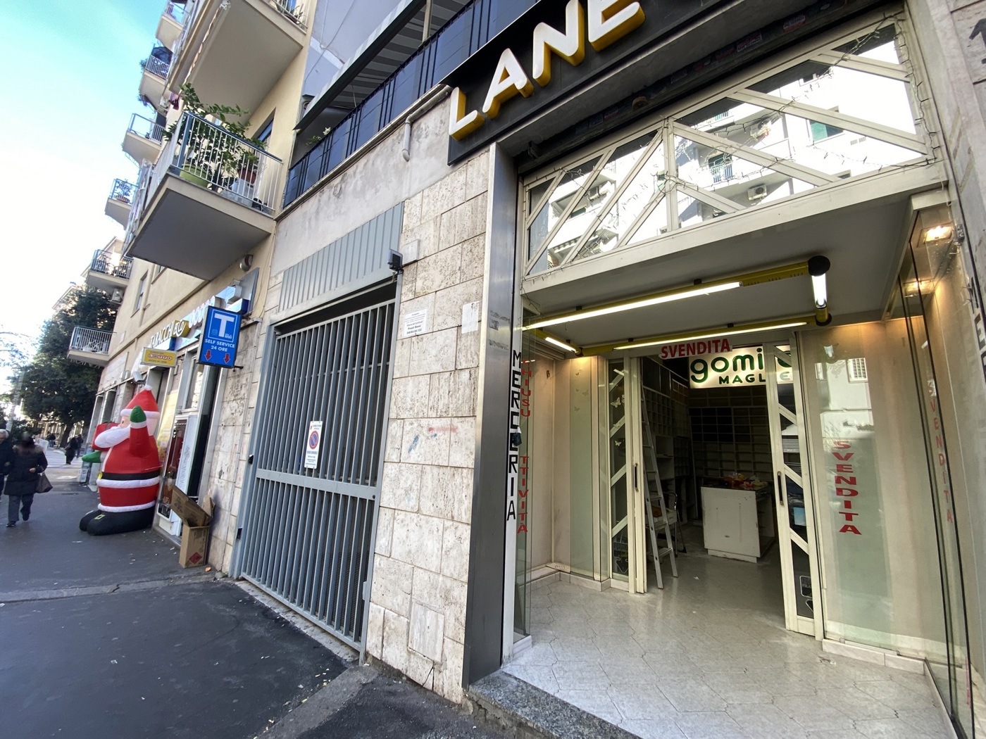 Negozio in affitto a Roma