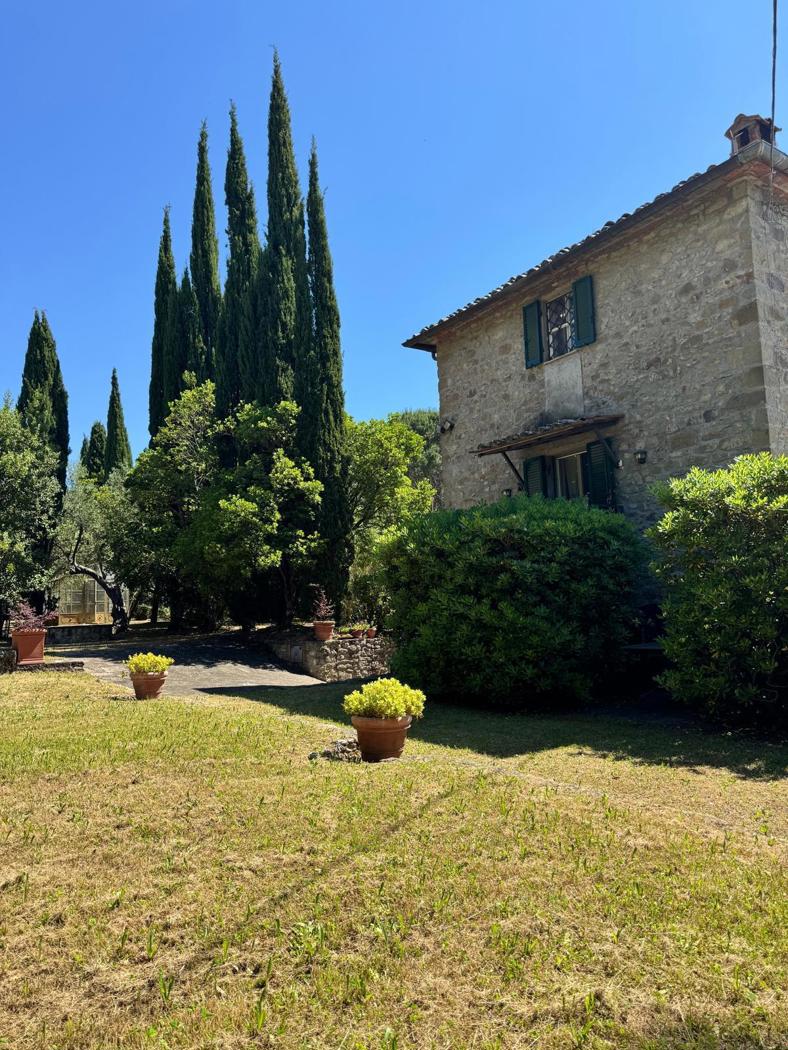 Casa indipendente con giardino a Tuoro sul Trasimeno