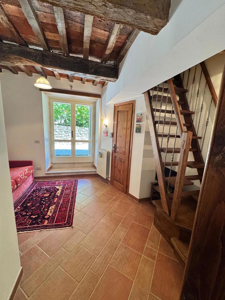 Casa indipendente con giardino a Tuoro sul Trasimeno