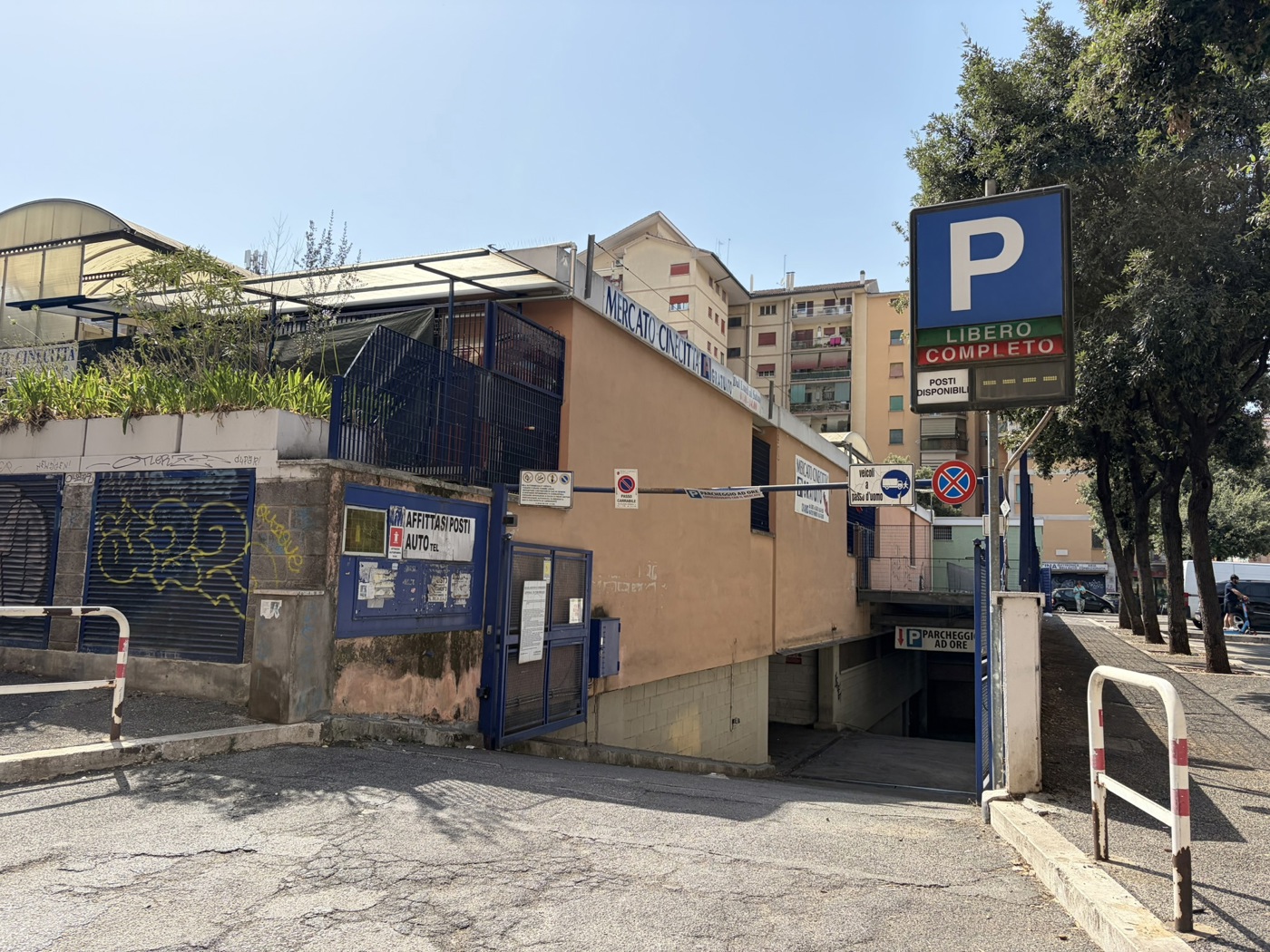 Box/Garage 17mq in vendita a Roma