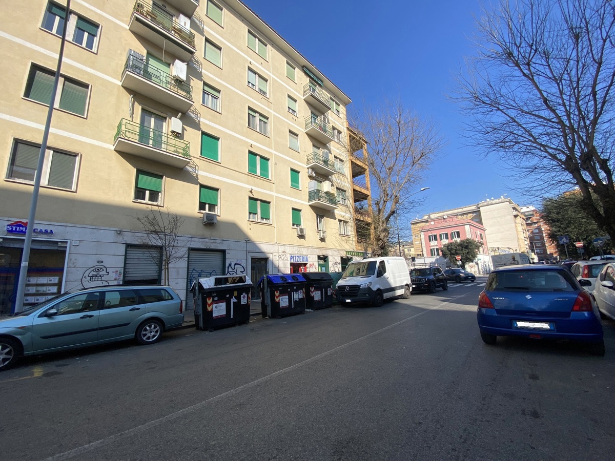 Negozio in affitto a Roma