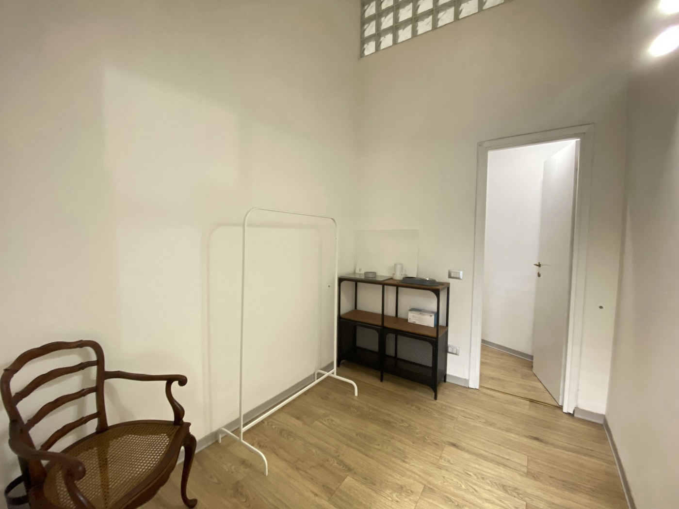 Negozio ristrutturato a Roma