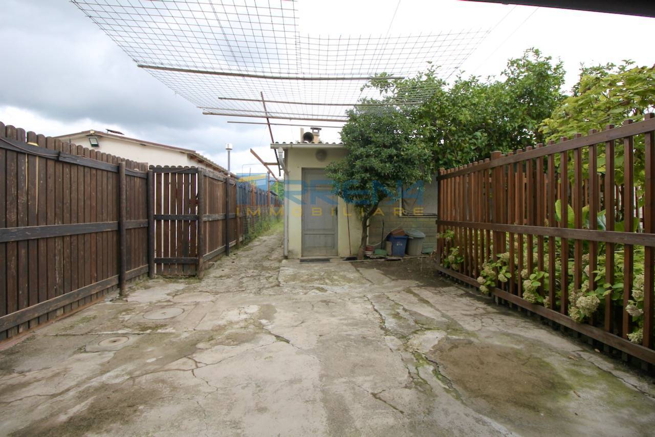 Terratetto centrale in vendita a Cascina, Zambra