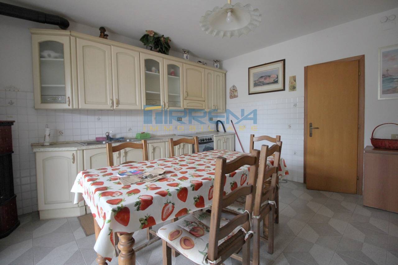 Terratetto centrale in vendita a Cascina, Zambra