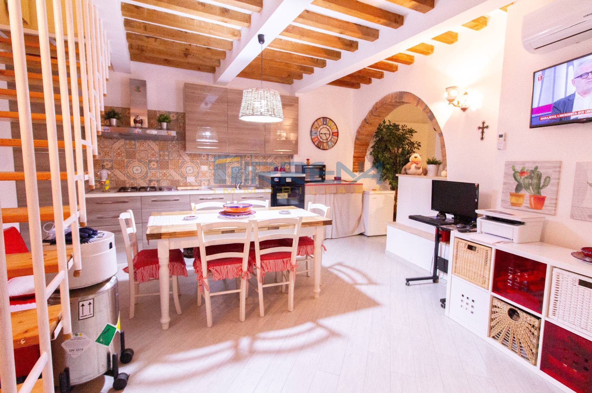 Terratetto d\'angolo in vendita a Cascina, San Frediano