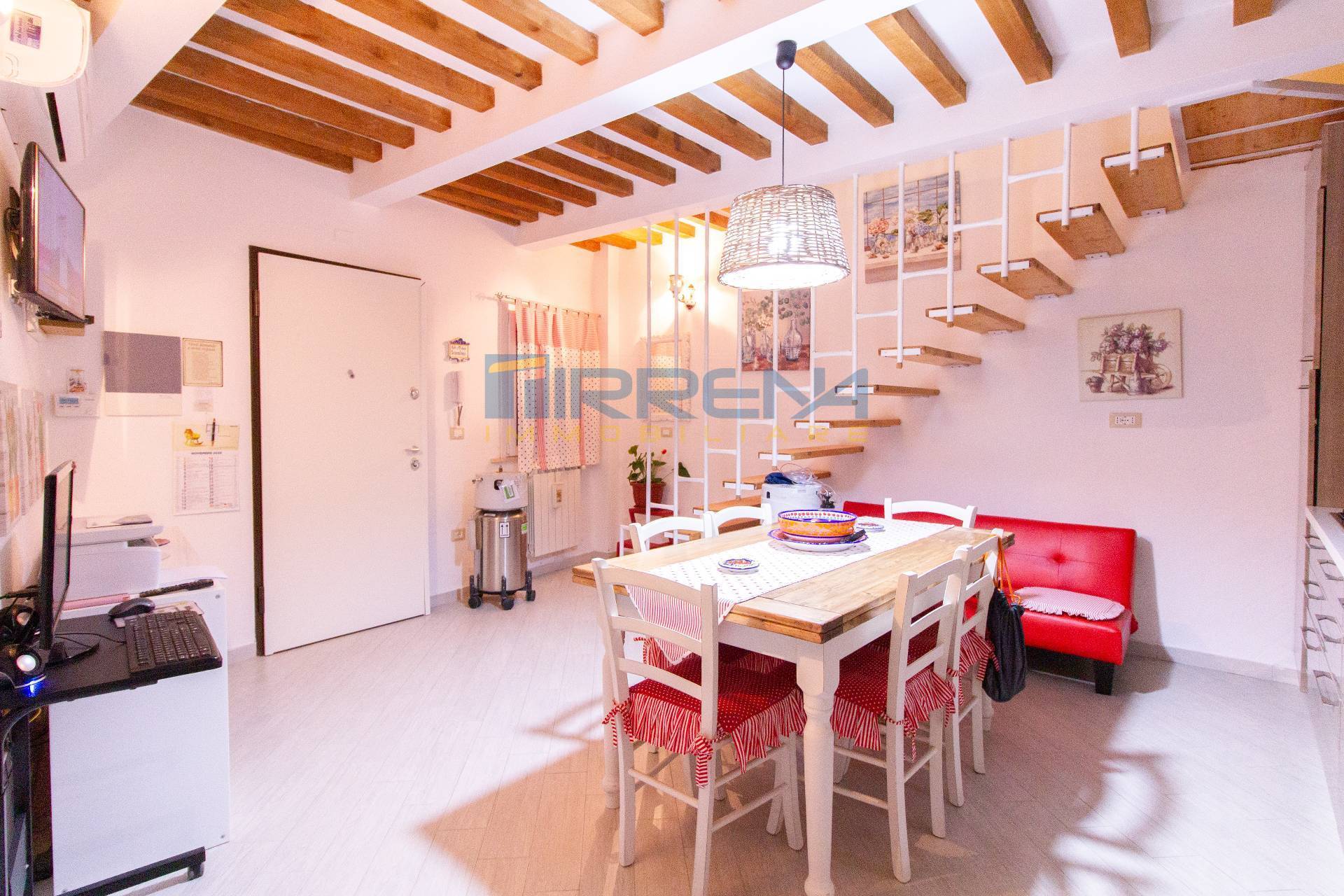 Terratetto d\'angolo in vendita a Cascina, San Frediano