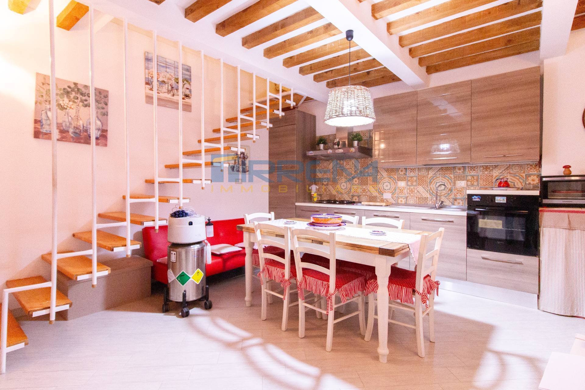 Terratetto d\'angolo in vendita a Cascina, San Frediano