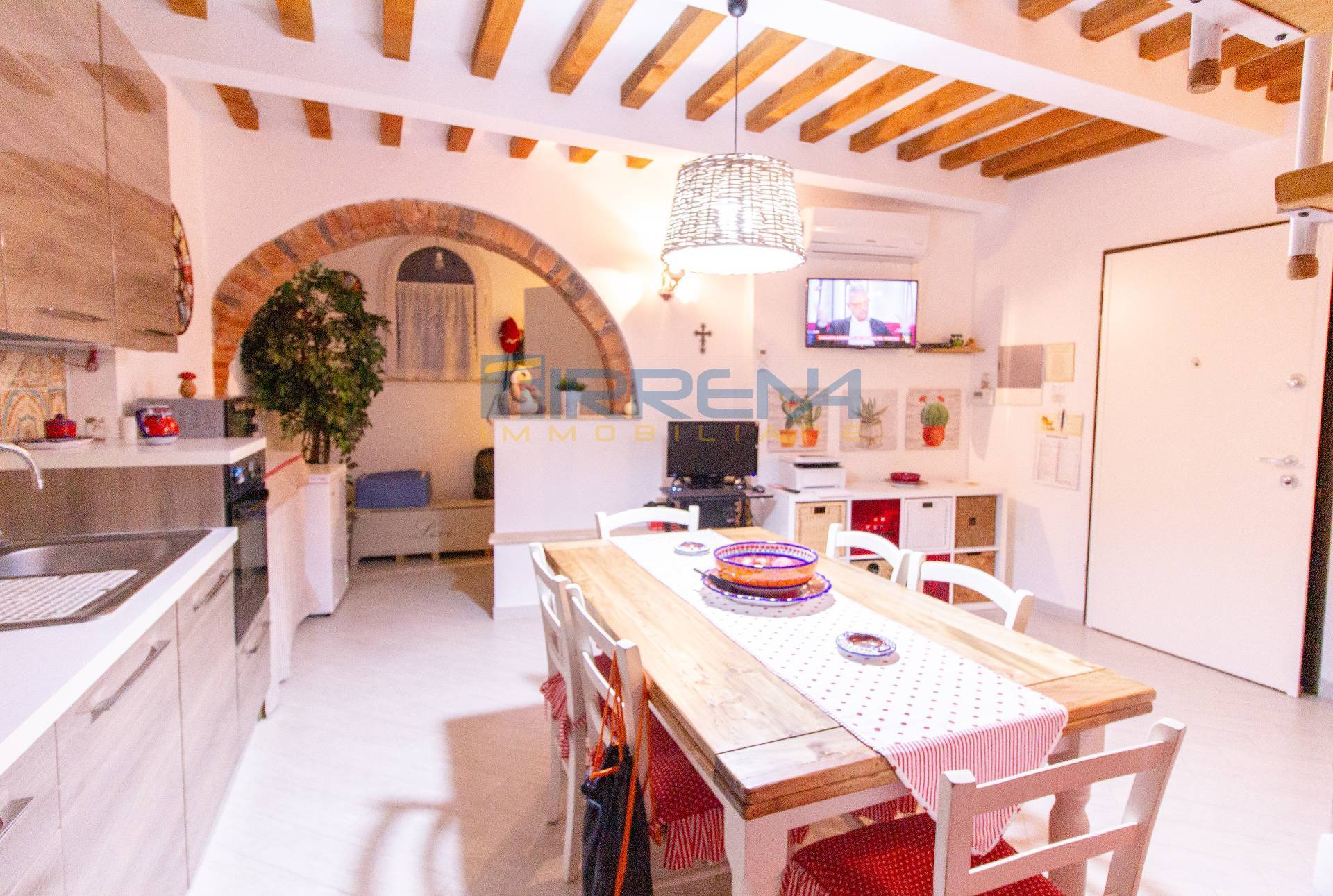 Terratetto d\'angolo in vendita a Cascina, San Frediano