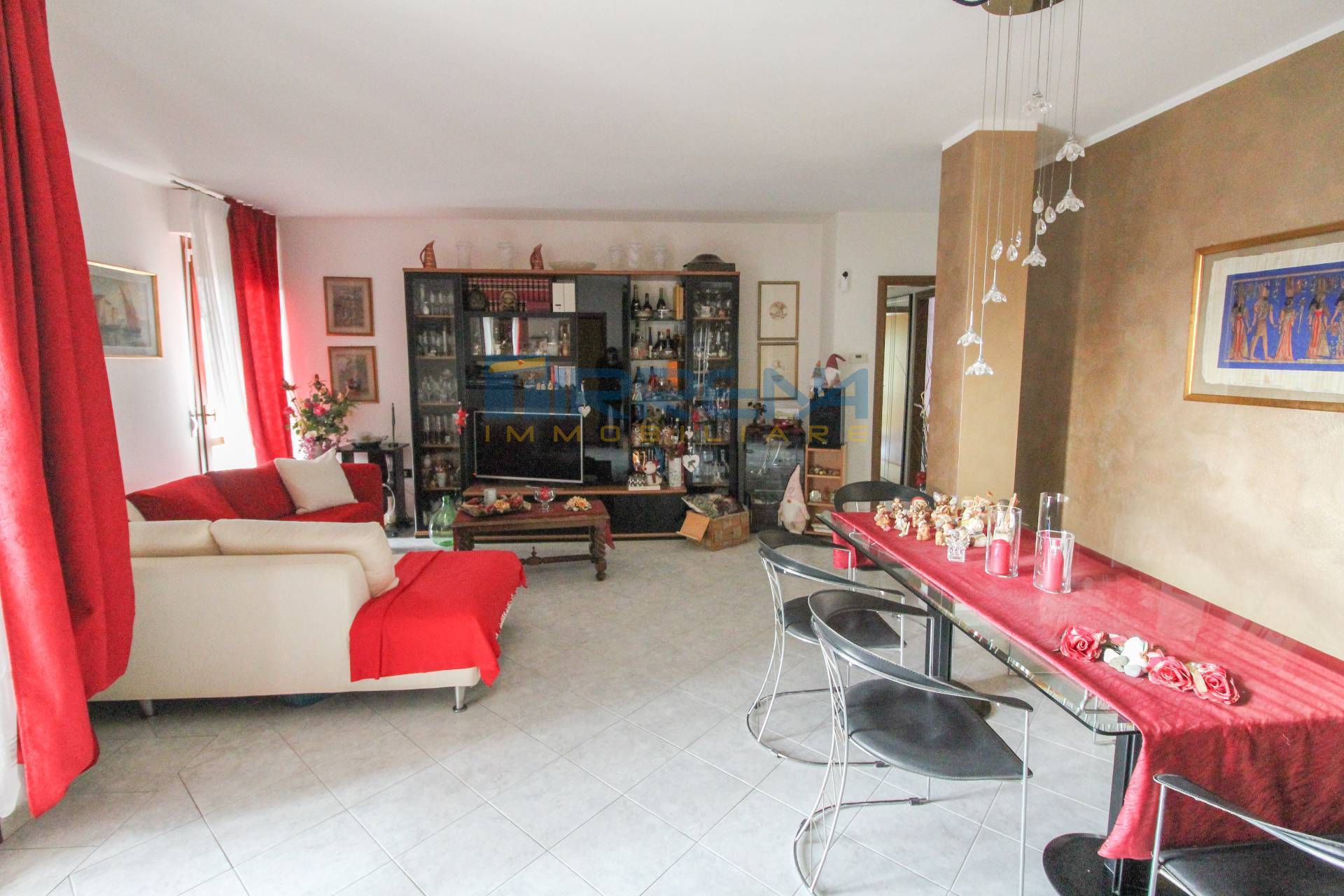 Appartamento in vendita a Cascina