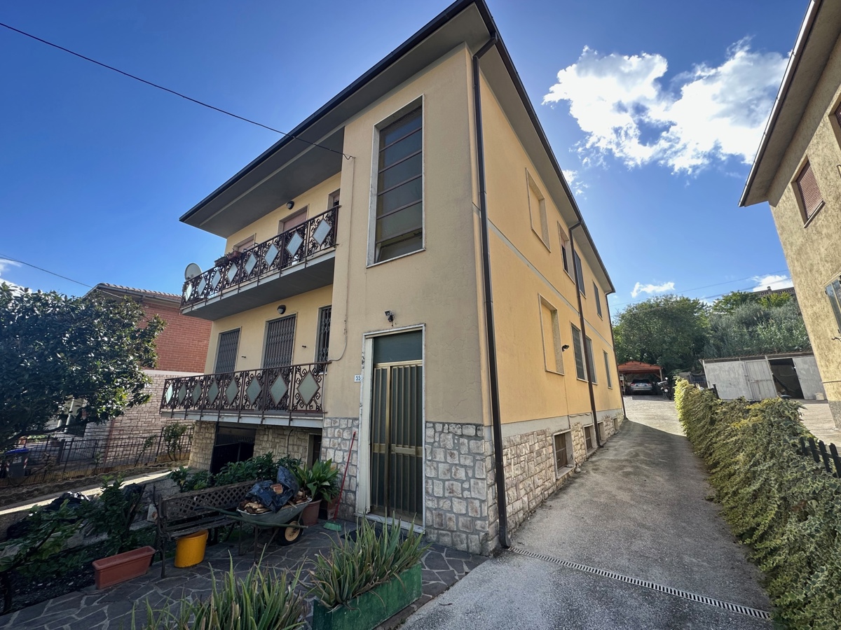 Casa indipendente in vendita a Terni