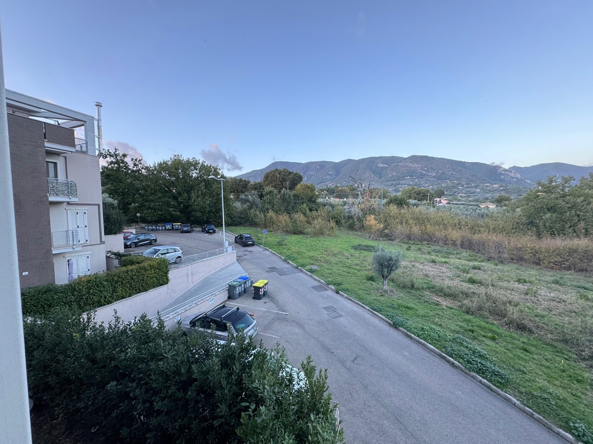 Trilocale con box a Terni