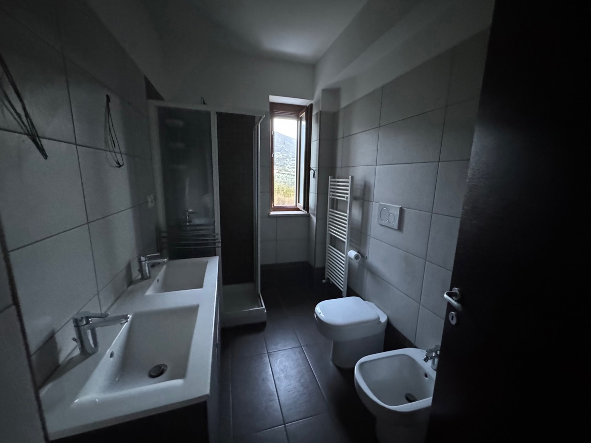 Trilocale con box a Terni