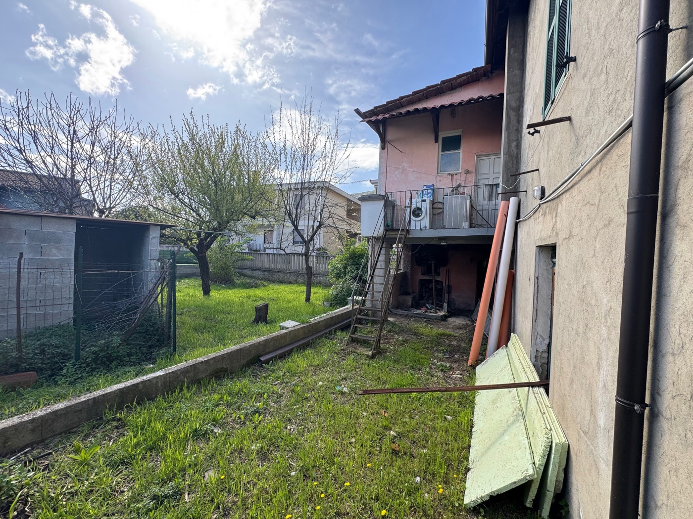 Casa indipendente con giardino a Terni