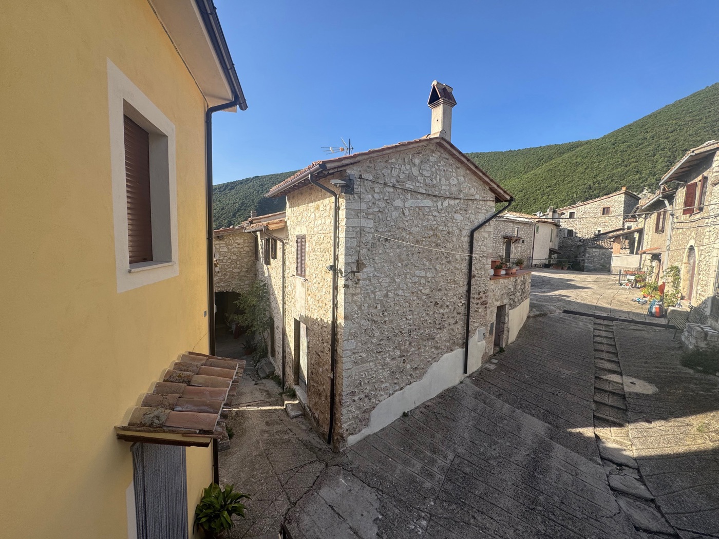 Trilocale in vendita a Ferentillo